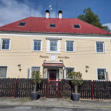 Pension Novy Den Albrechtice  Buitenkant foto