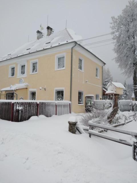 Pension Novy Den Albrechtice  Buitenkant foto